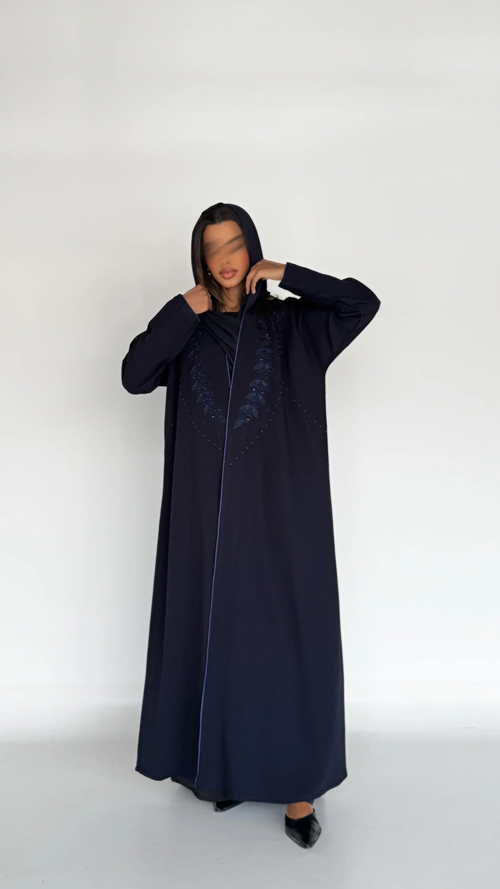 MW1388 - عباية كحليه رسمية بتطريز يدوي وشك